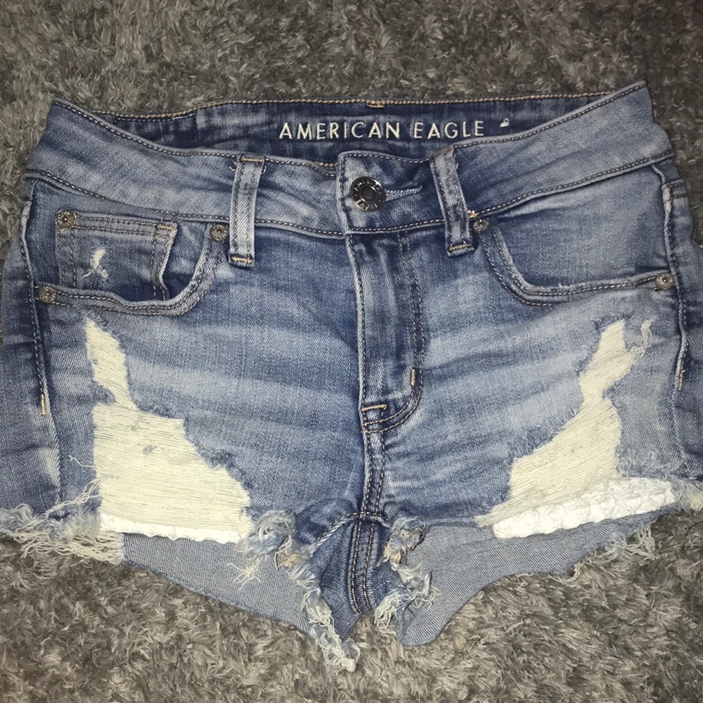 HARDLY WORN AMERICAN EAGLE SHORTS